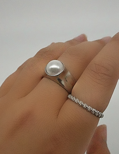 Eterna Twirl Ring